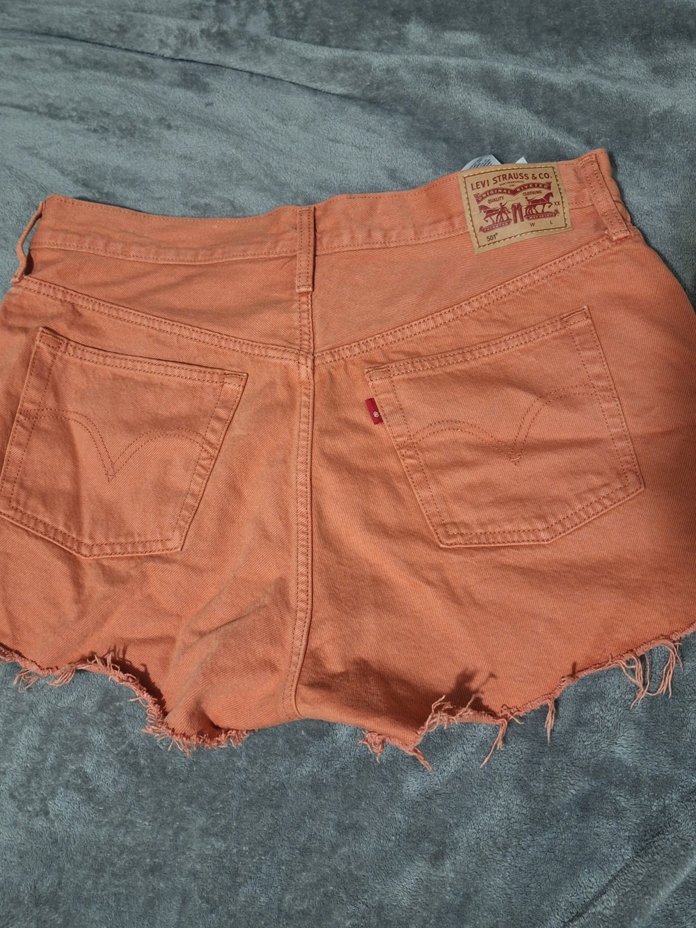 Levi's Women's High-Rise Frayed Hem Denim Shorts - Picture 2 of 5
